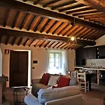 La Casa Colonica Wine And Oil Farm stay Tuoro sul Trasimeno